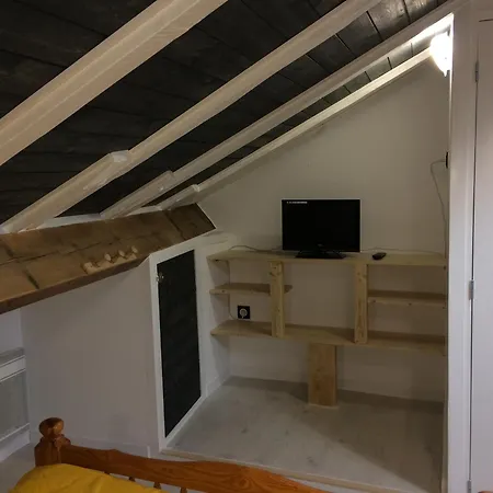 Mejane 23- 3eme Etage アパート