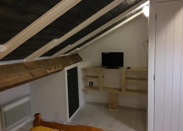 Méjane 23- 3eme étage Appartement